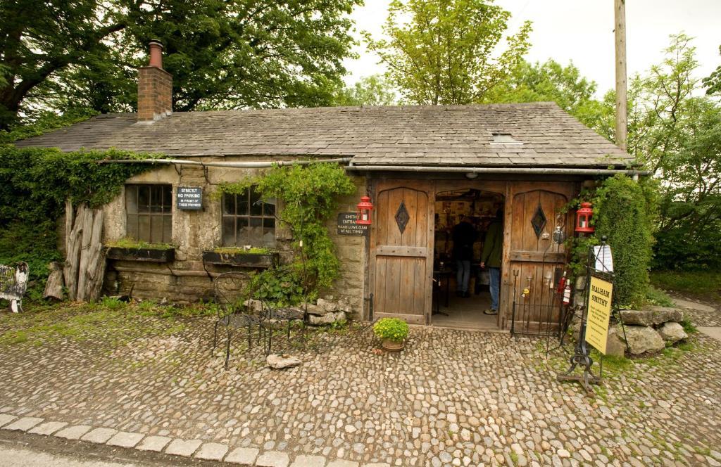 The Buck Inn, Inn