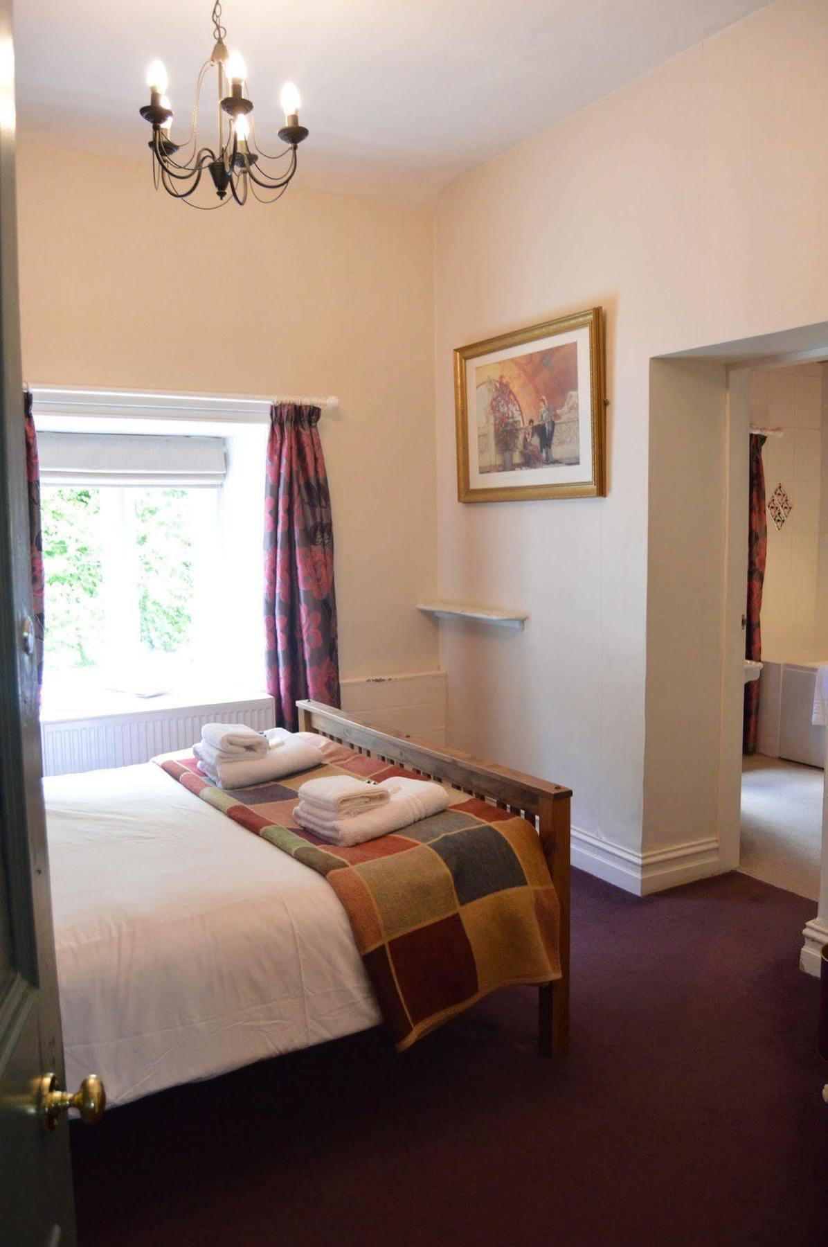 The Buck Inn, 3*